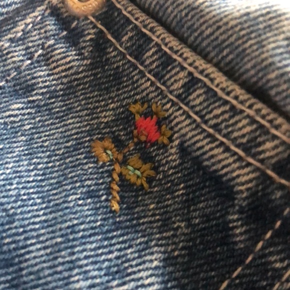 Light Wash Flower Embroidered Jeans - Picture 3 of 4